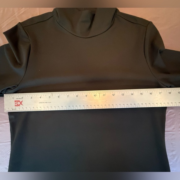 Per Se by Carlisle Olive Green Turtleneck Long Sleeve Top Size Medium MSRP $198 - Picture 6 of 8